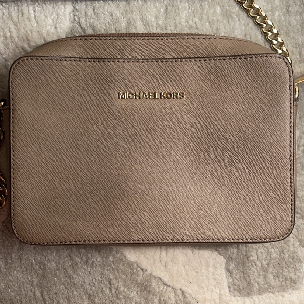 Michael Kors Jet Set Travel Crossbody Bag